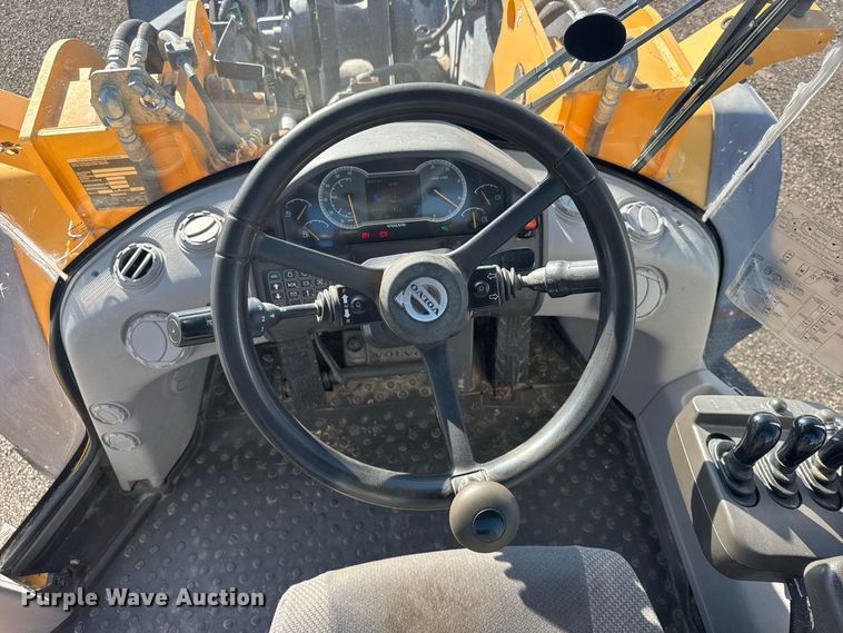 image for item DY3284 2018 Volvo L120H wheel loader