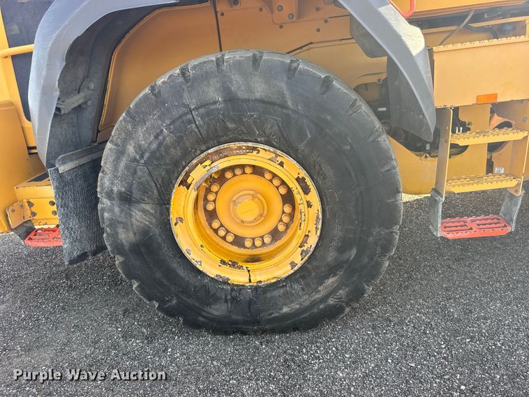 image for item DY3284 2018 Volvo L120H wheel loader