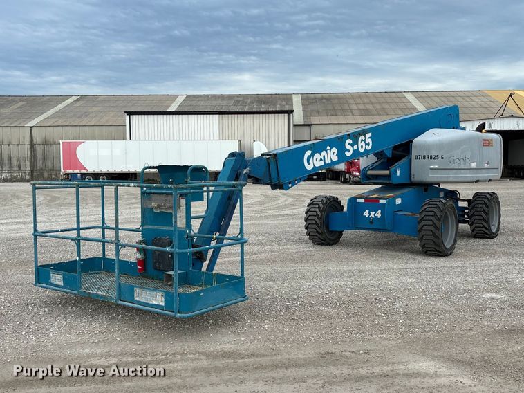 2007 Genie S-65 boom lift