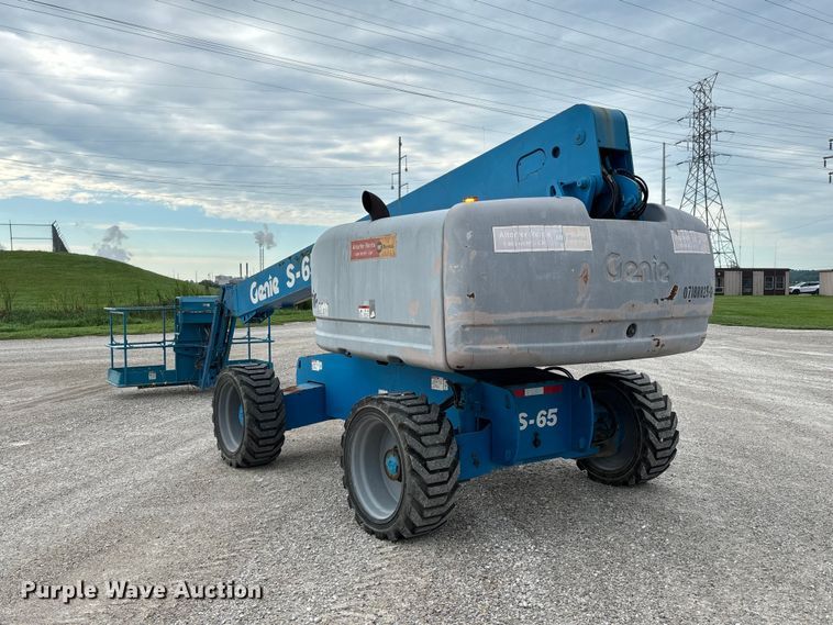 image for item DZ4636 2007 Genie S-65 boom lift