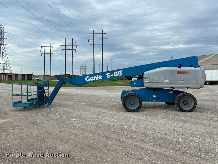 image for item DZ4636 2007 Genie S-65 boom lift