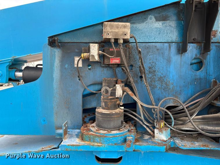 image for item DZ4636 2007 Genie S-65 boom lift