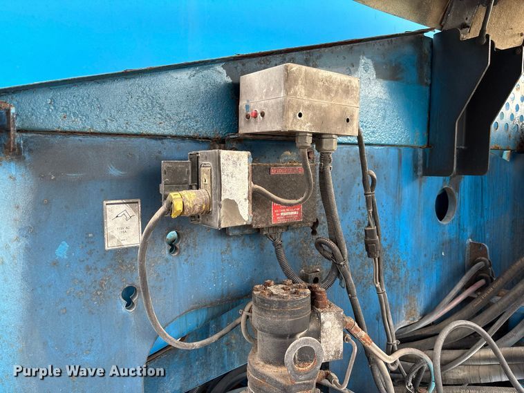 image for item DZ4636 2007 Genie S-65 boom lift
