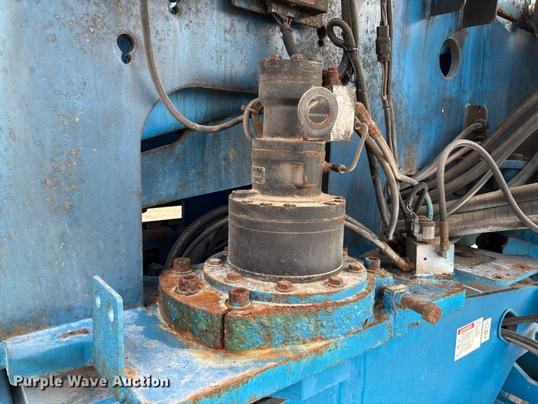 image for item DZ4636 2007 Genie S-65 boom lift