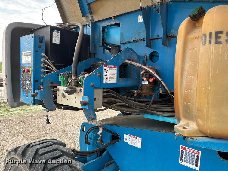 image for item DZ4636 2007 Genie S-65 boom lift