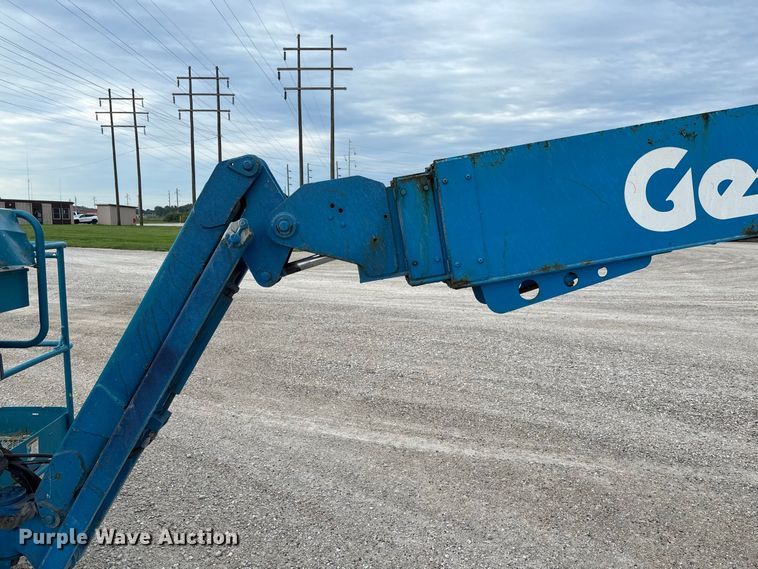 image for item DZ4636 2007 Genie S-65 boom lift