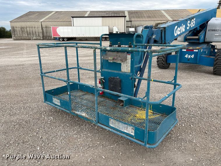 image for item DZ4636 2007 Genie S-65 boom lift