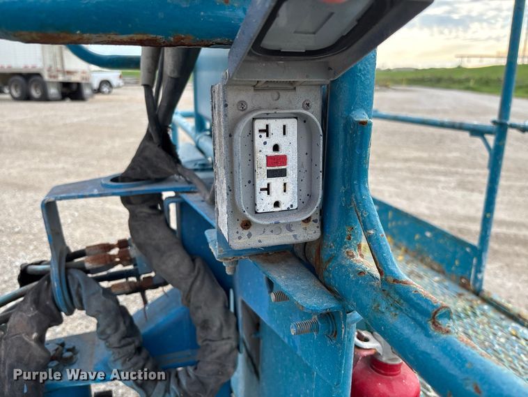 image for item DZ4636 2007 Genie S-65 boom lift