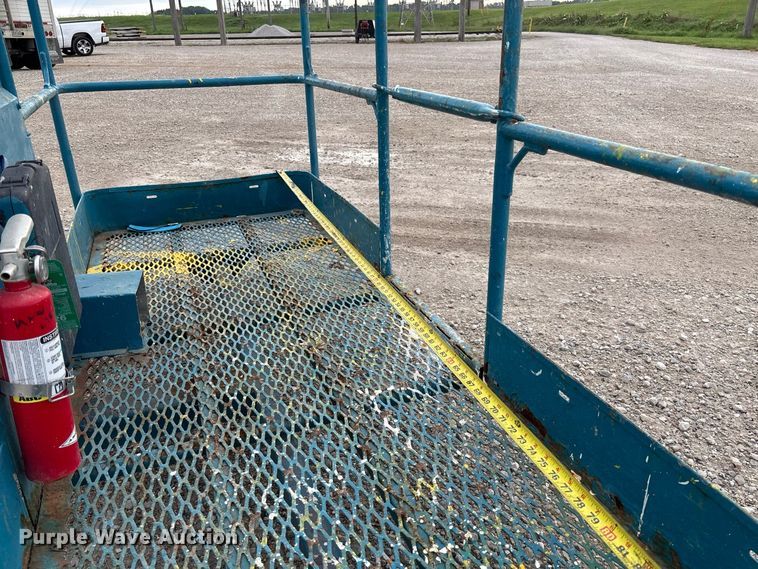 image for item DZ4636 2007 Genie S-65 boom lift