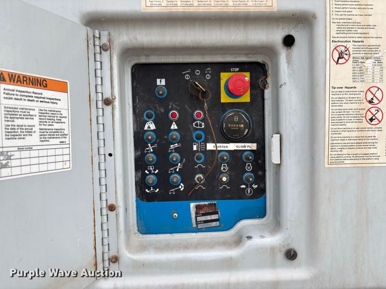 image for item DZ4636 2007 Genie S-65 boom lift