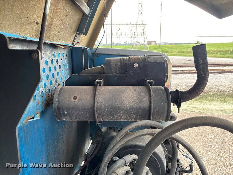 image for item DZ4636 2007 Genie S-65 boom lift