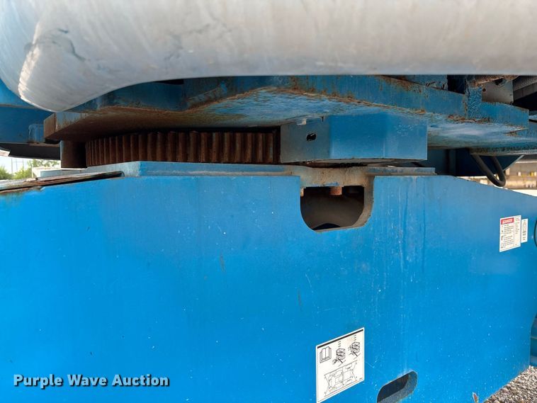 image for item DZ4636 2007 Genie S-65 boom lift