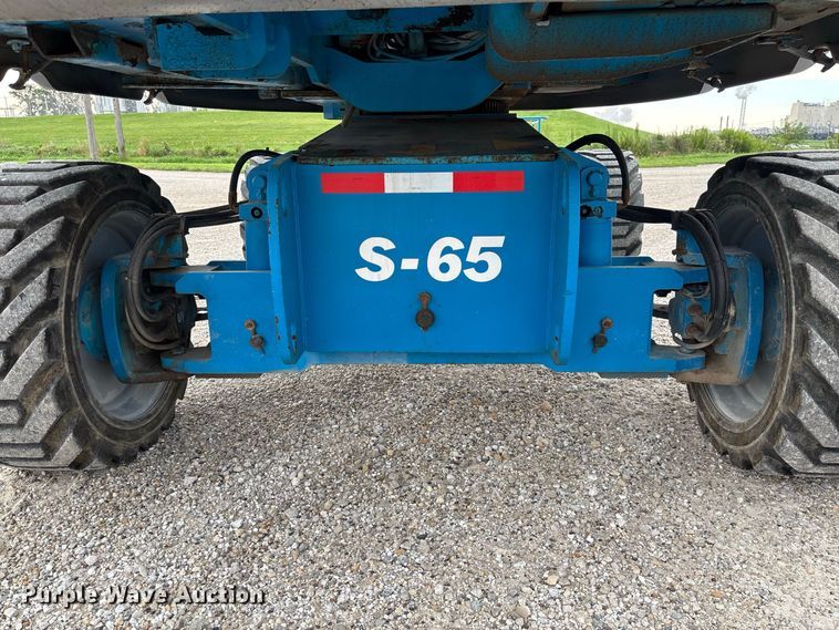 image for item DZ4636 2007 Genie S-65 boom lift
