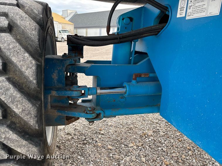 image for item DZ4636 2007 Genie S-65 boom lift