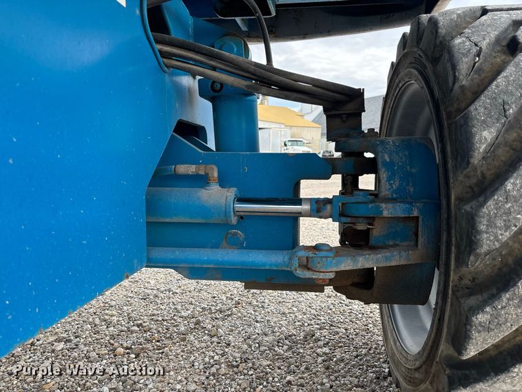 image for item DZ4636 2007 Genie S-65 boom lift