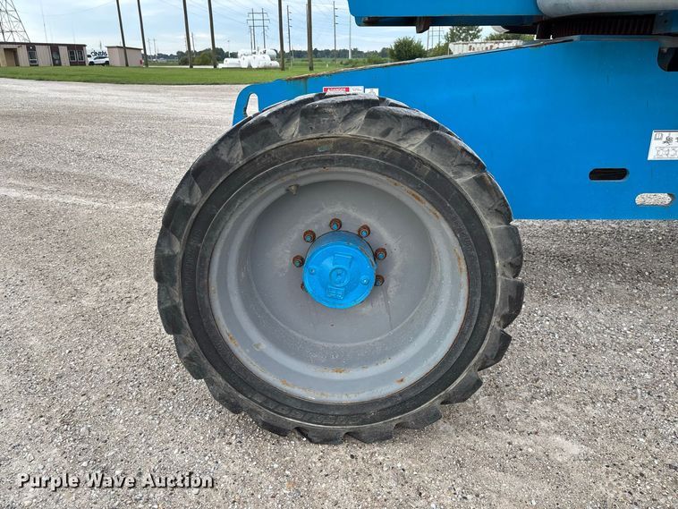 image for item DZ4636 2007 Genie S-65 boom lift