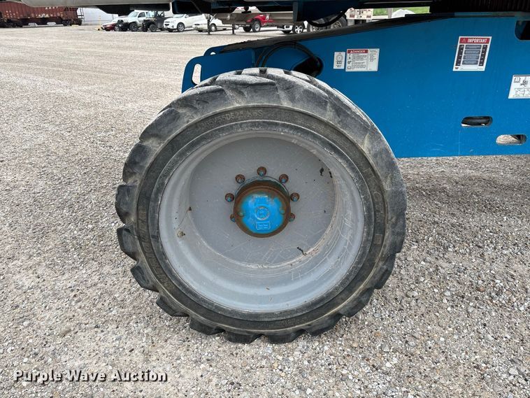 image for item DZ4636 2007 Genie S-65 boom lift