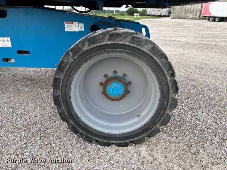 image for item DZ4636 2007 Genie S-65 boom lift