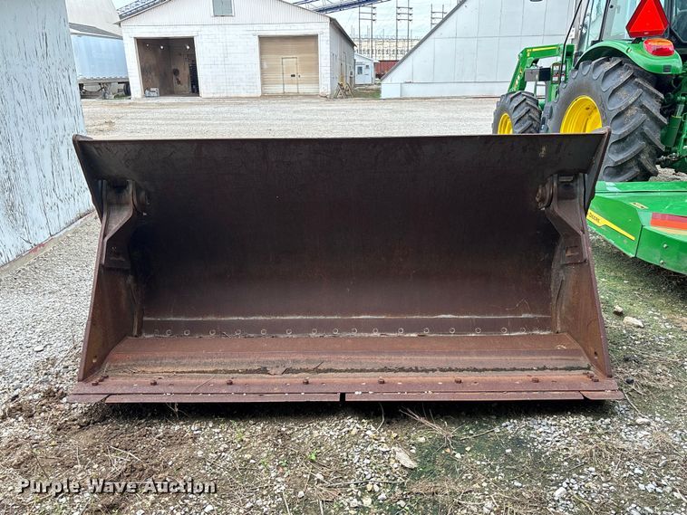 image for item DZ4637 Martin 4-in-1 wheel loader bucket