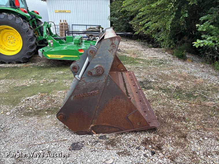image for item DZ4637 Martin 4-in-1 wheel loader bucket