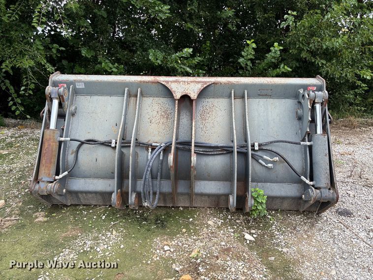 image for item DZ4637 Martin 4-in-1 wheel loader bucket