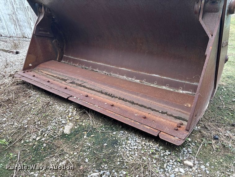 image for item DZ4637 Martin 4-in-1 wheel loader bucket