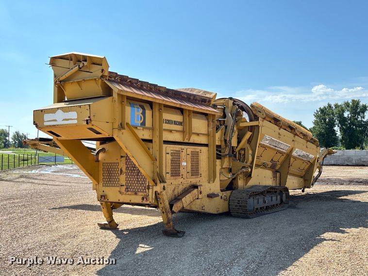 image for item DZ4685 2005 Screen Machine 621T trommel screen