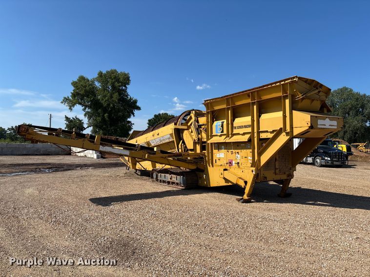 image for item DZ4685 2005 Screen Machine 621T trommel screen