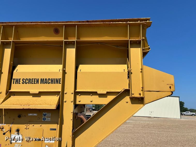 image for item DZ4685 2005 Screen Machine 621T trommel screen