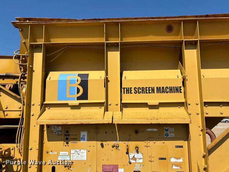 image for item DZ4685 2005 Screen Machine 621T trommel screen