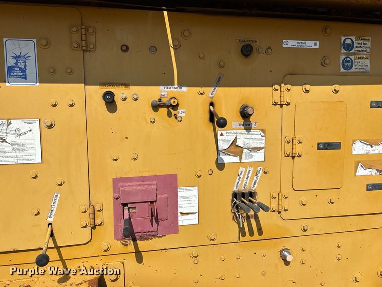 image for item DZ4685 2005 Screen Machine 621T trommel screen
