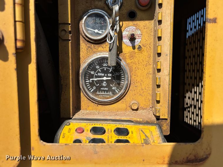 image for item DZ4685 2005 Screen Machine 621T trommel screen