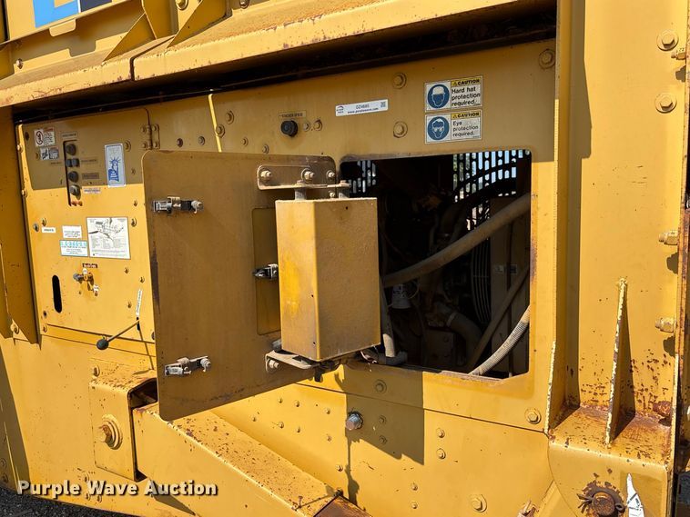 image for item DZ4685 2005 Screen Machine 621T trommel screen