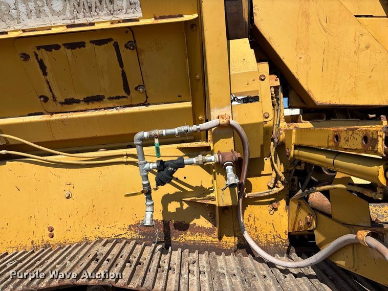 image for item DZ4685 2005 Screen Machine 621T trommel screen