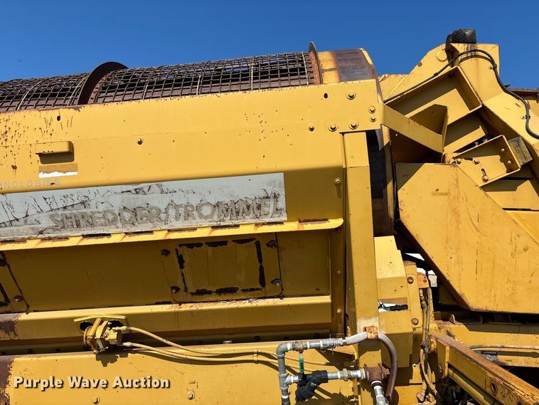 image for item DZ4685 2005 Screen Machine 621T trommel screen