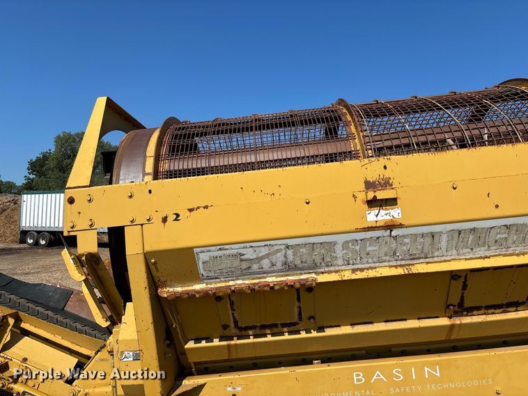 image for item DZ4685 2005 Screen Machine 621T trommel screen