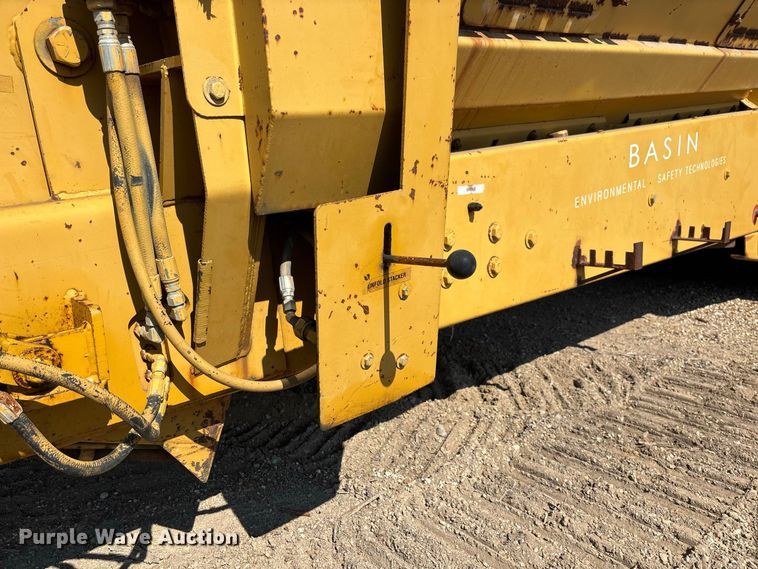 image for item DZ4685 2005 Screen Machine 621T trommel screen