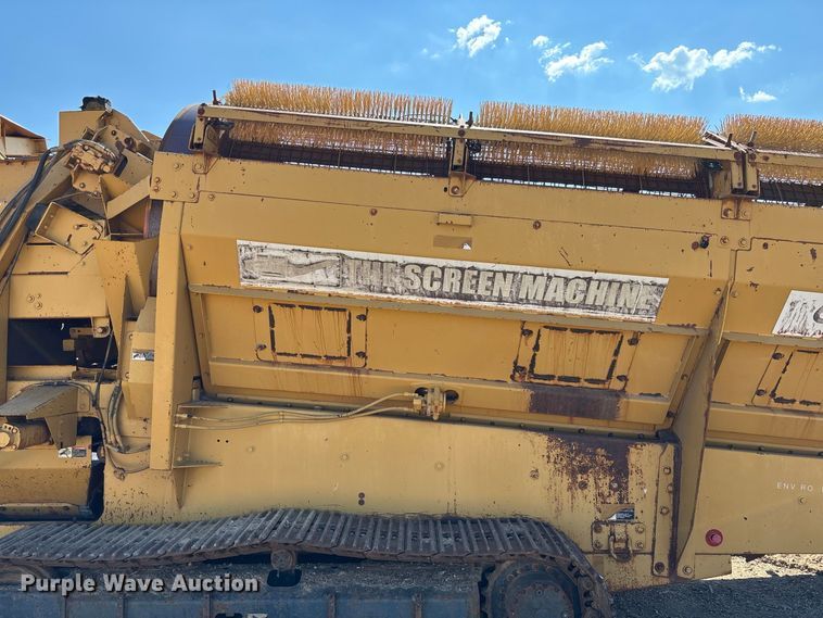 image for item DZ4685 2005 Screen Machine 621T trommel screen