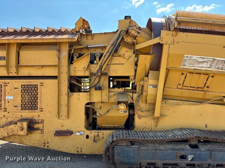 image for item DZ4685 2005 Screen Machine 621T trommel screen