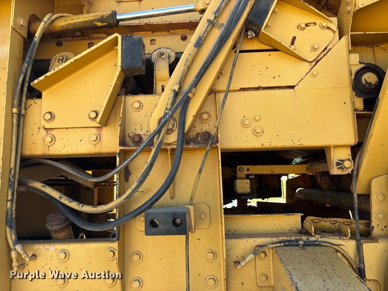 image for item DZ4685 2005 Screen Machine 621T trommel screen