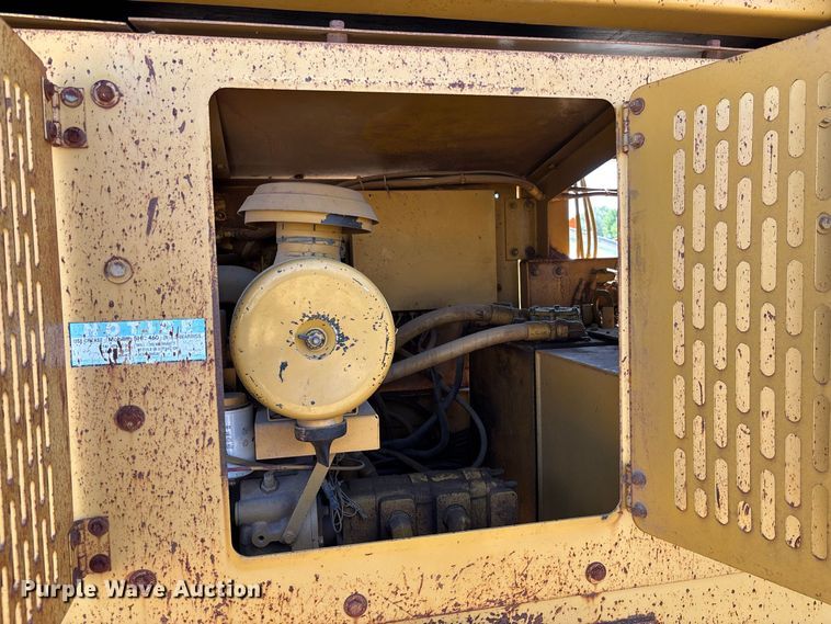 image for item DZ4685 2005 Screen Machine 621T trommel screen