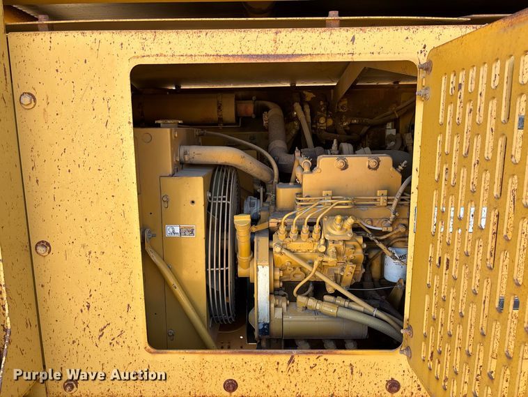 image for item DZ4685 2005 Screen Machine 621T trommel screen