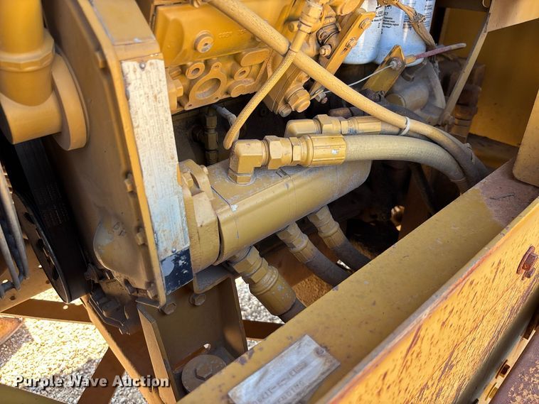 image for item DZ4685 2005 Screen Machine 621T trommel screen