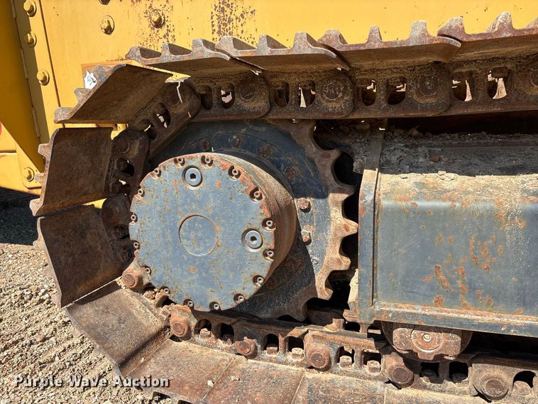 image for item DZ4685 2005 Screen Machine 621T trommel screen