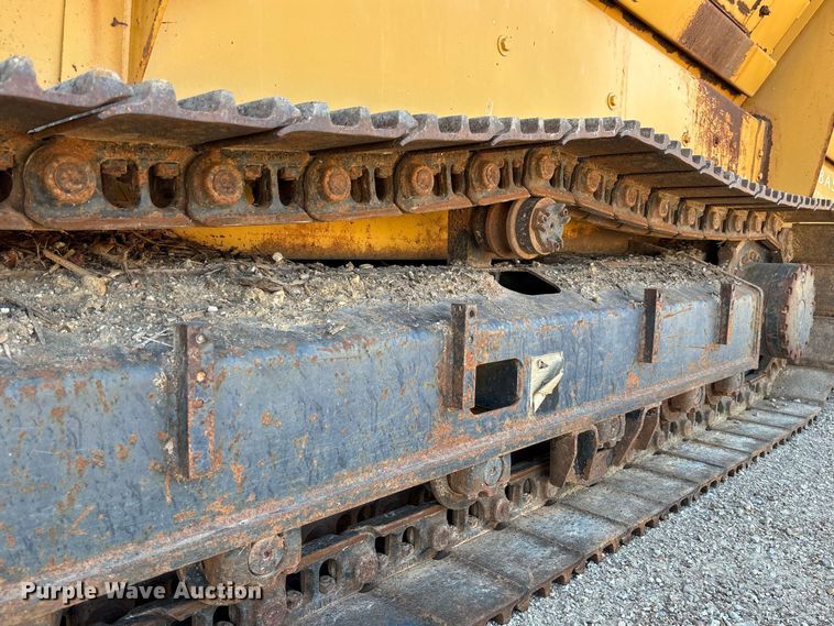 image for item DZ4685 2005 Screen Machine 621T trommel screen