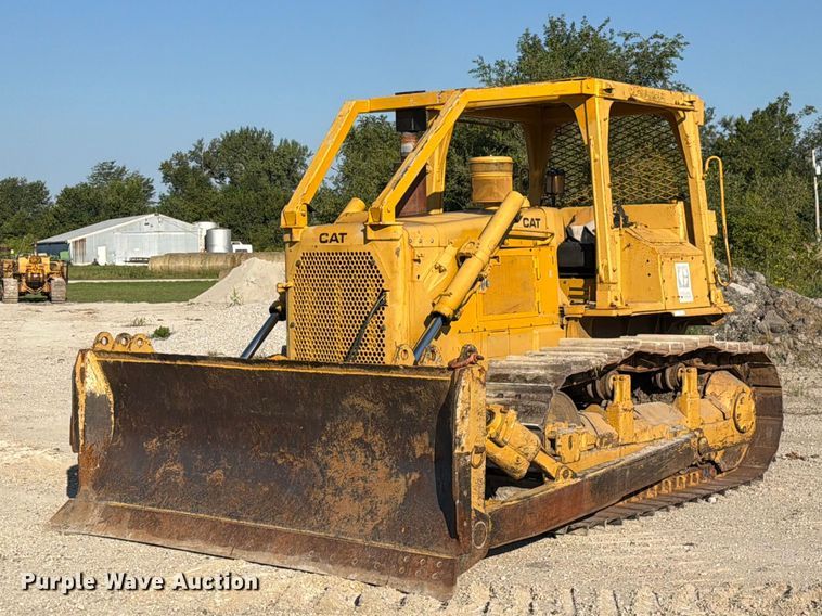 image for item DZ4686 1981 Caterpillar D6D dozer