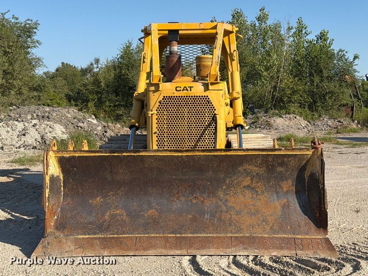 image for item DZ4686 1981 Caterpillar D6D dozer