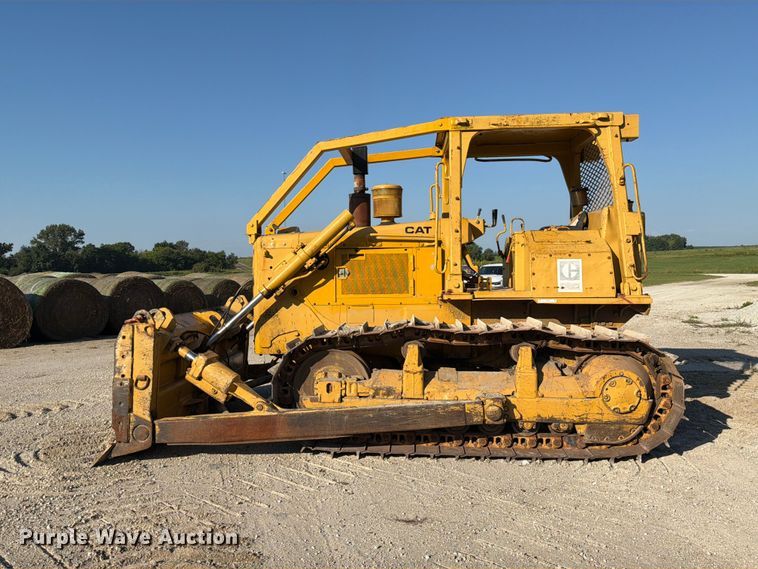 image for item DZ4686 1981 Caterpillar D6D dozer