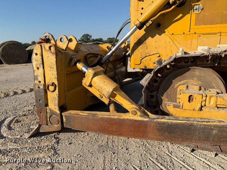 image for item DZ4686 1981 Caterpillar D6D dozer