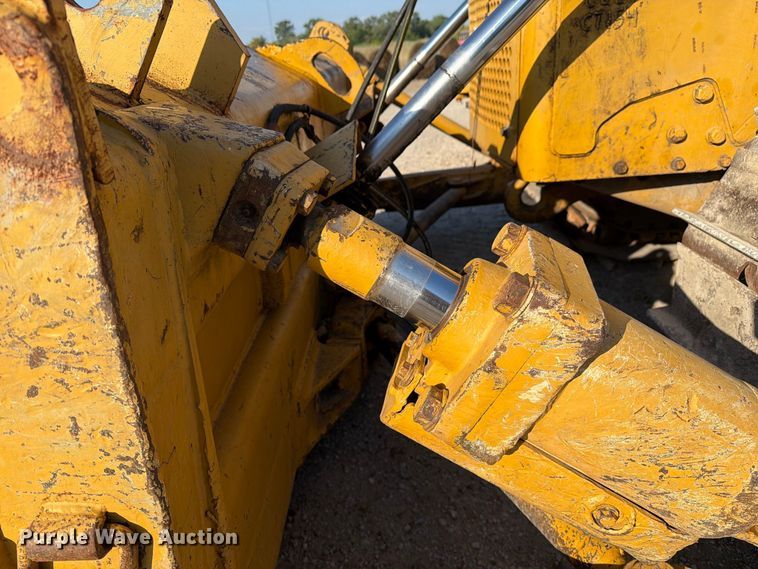 image for item DZ4686 1981 Caterpillar D6D dozer